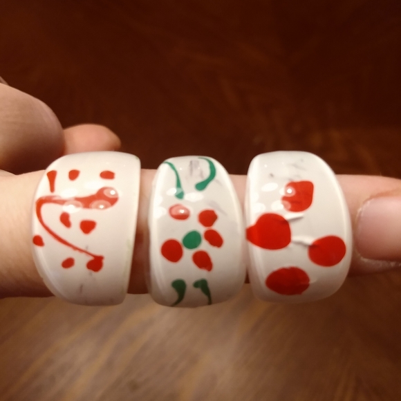 White Acrylic Rings - Picture 2 of 2